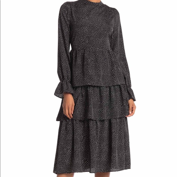 Dresses & Skirts - Black and white layered midi dress